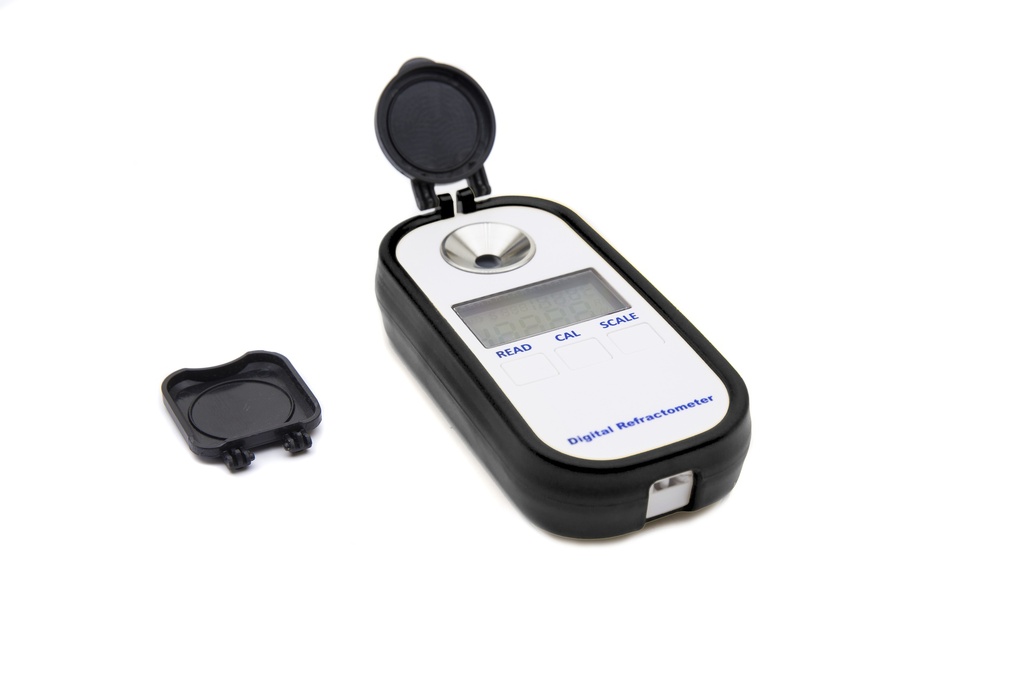 Digital refractometer, Brix, salinity and Refractive Index rechargeable batteries not included
